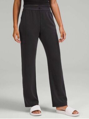 Lululemon Softstreme  grey/black pants size 4